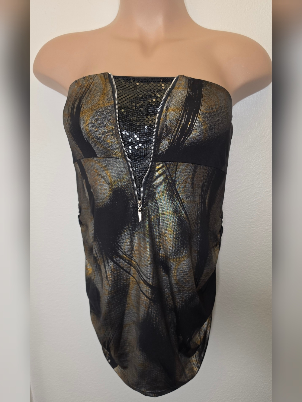 TOTO COLLECTION Strapless Black and Gold Sequin Zip-Front Cocktail Top